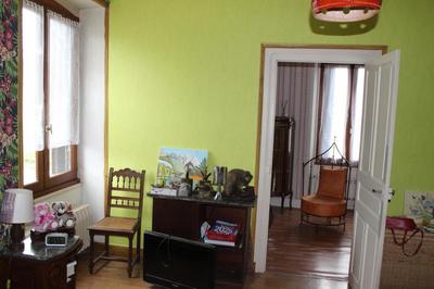 Maison de village - 131 m² - 9 pièces