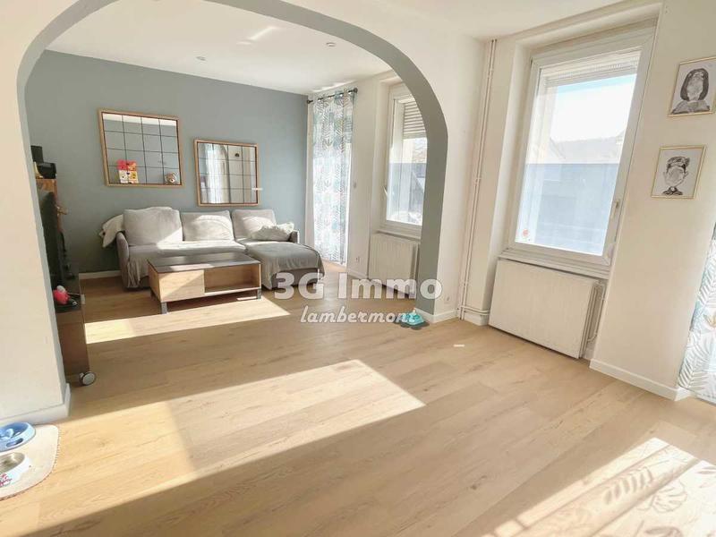 Maison jumelée - 82 m² - 4 pièces