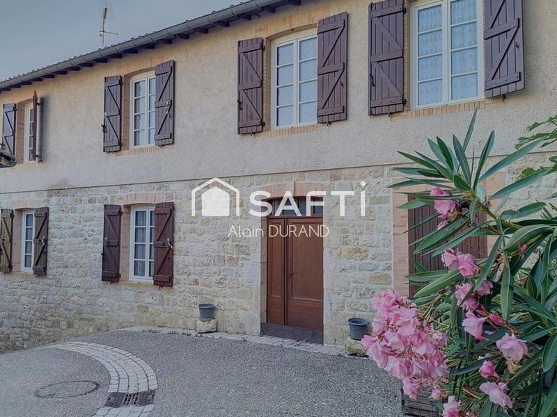 Maison - 204 m² - 7 pièces