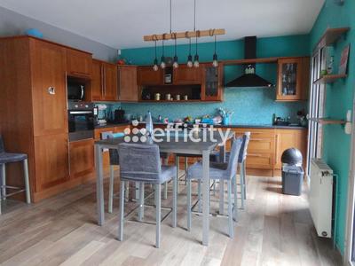 Maison - 260 m² - 12 pièces