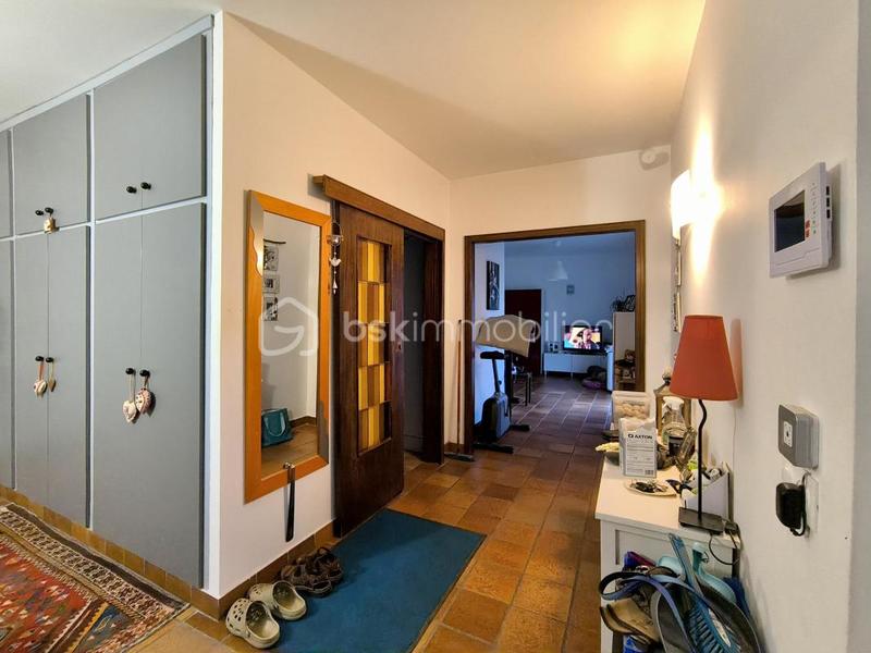 Maison traditionnelle - 290 m² - 9 pièces