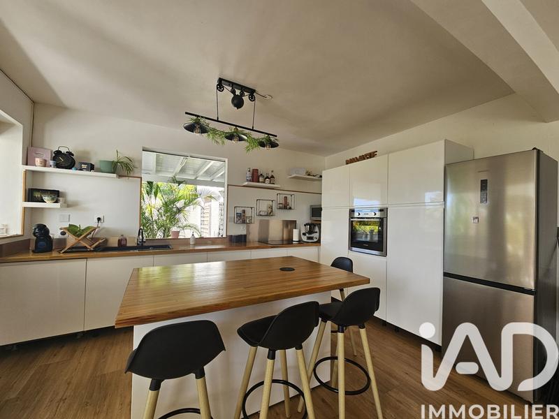 Maison - 200 m² - 8 pièces