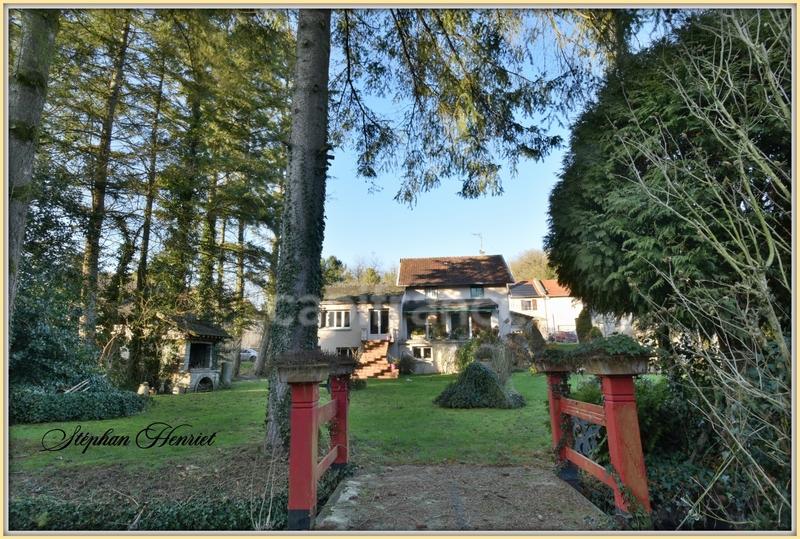 Maison - 266 m² - 11 pièces