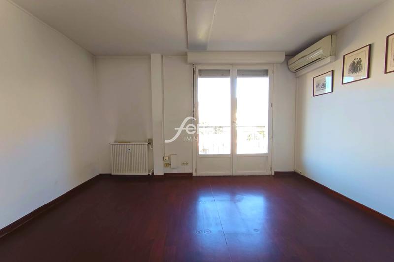Appartement - 135 m² - 6 pièces