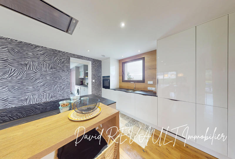 Maison - 180 m² - 7 pièces