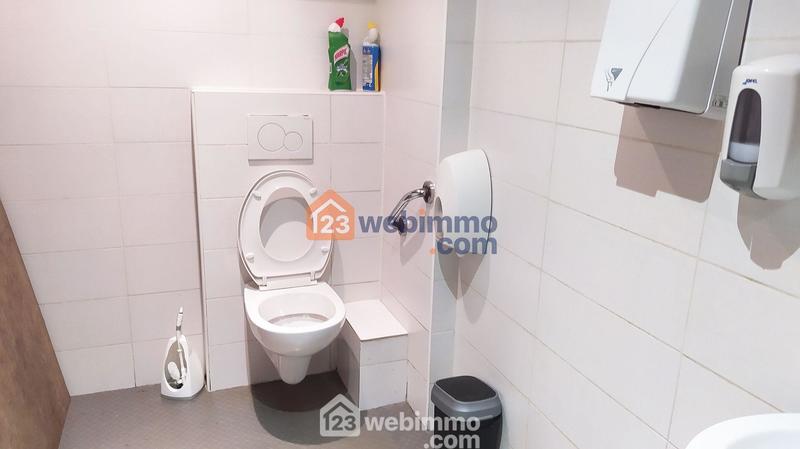 Local commercial - 75 m² - 1 pièce