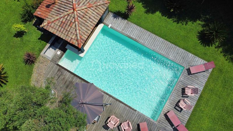 Maison - 195 m² - 7 pièces