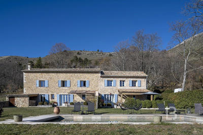 Mas - 220 m² - 6 pièces