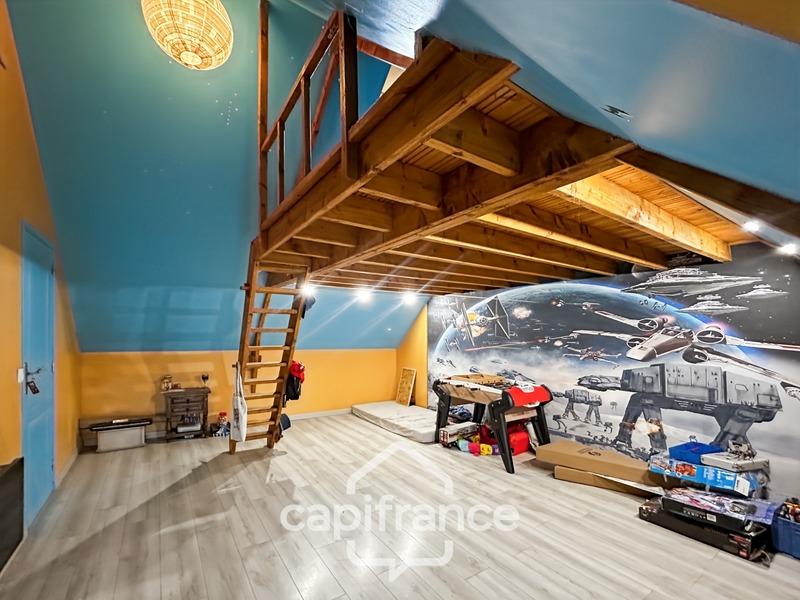 Maison - 220 m² - 10 pièces