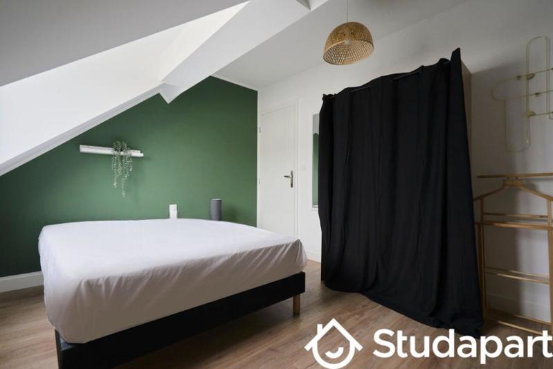 Chambre - 11 m² - 1 pièce