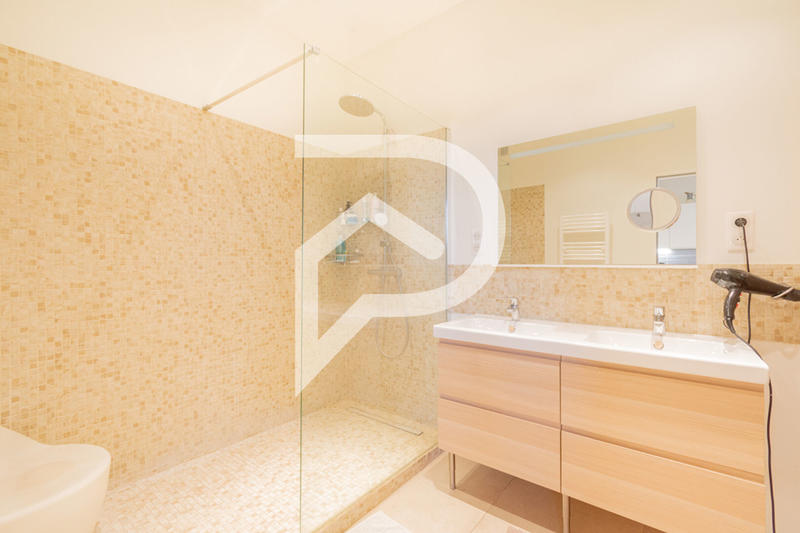 Appartement - 166 m² - 5 pièces