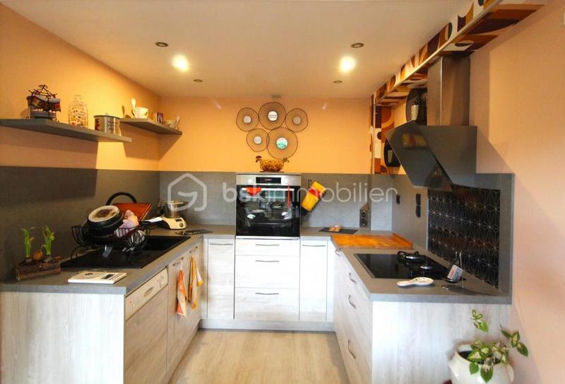 Propriété - 200 m² - 8 pièces