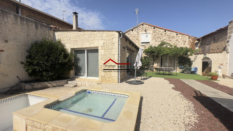 Maison - 256 m² - 4 pièces