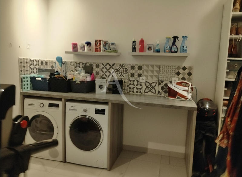 Maison - 92 m² - 5 pièces