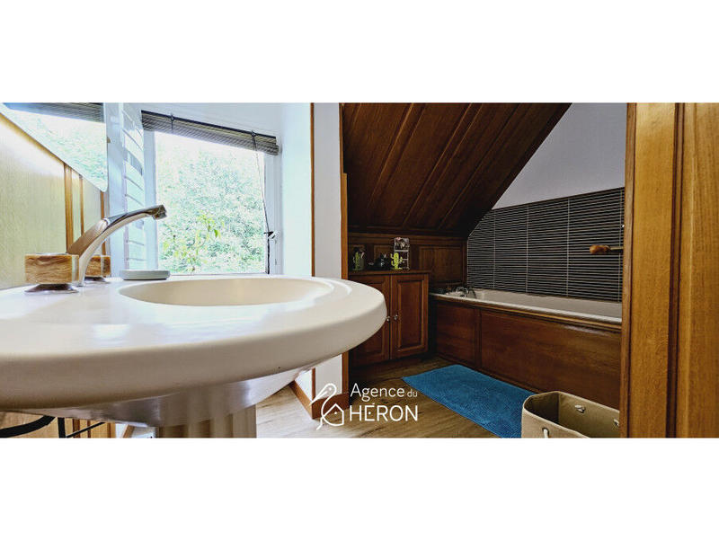 Propriété - 152 m² - 5 pièces