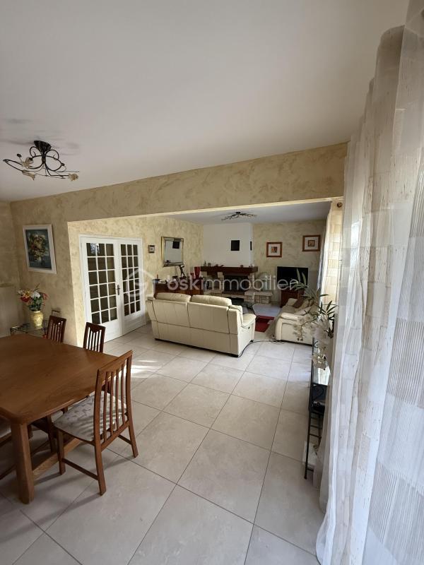 Maison traditionnelle - 140 m² - 6 pièces