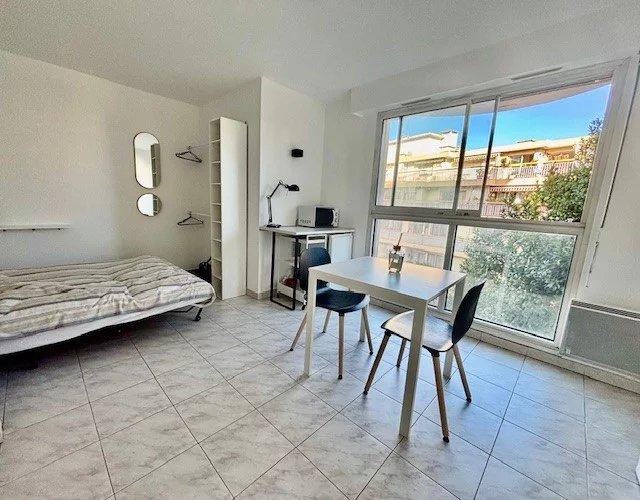 Studio - 21 m² - 1 pièce