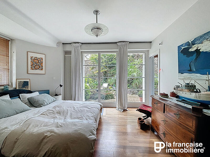 Maison - 196 m² - 7 pièces