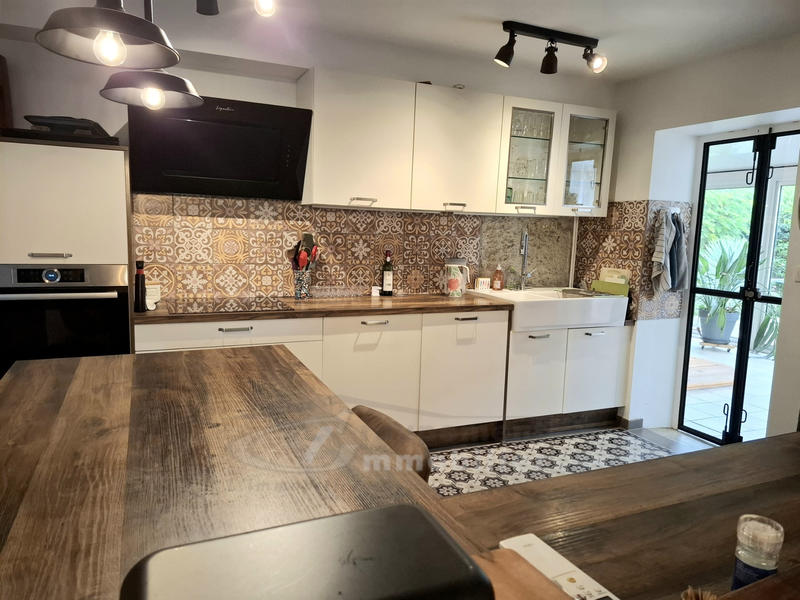 Maison - 174 m² - 8 pièces