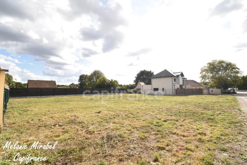 Terrain constructible - 989 m²