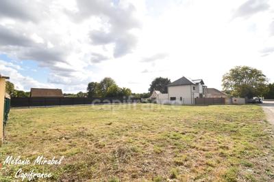 Terrain constructible - 989 m²