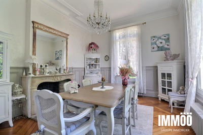 Maison - 265 m² - 6 pièces