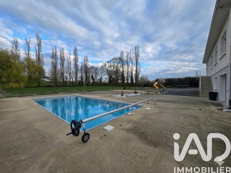 Maison - 222 m² - 7 pièces