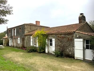 Maison - 220 m² - 9 pièces