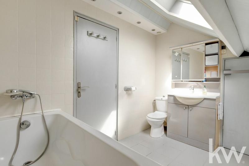 Maison - 288 m² - 12 pièces