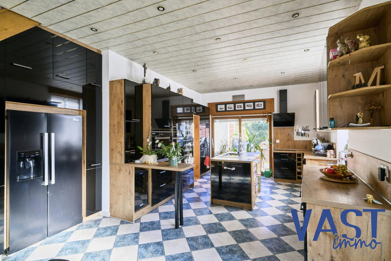 Maison - 185 m² - 8 pièces