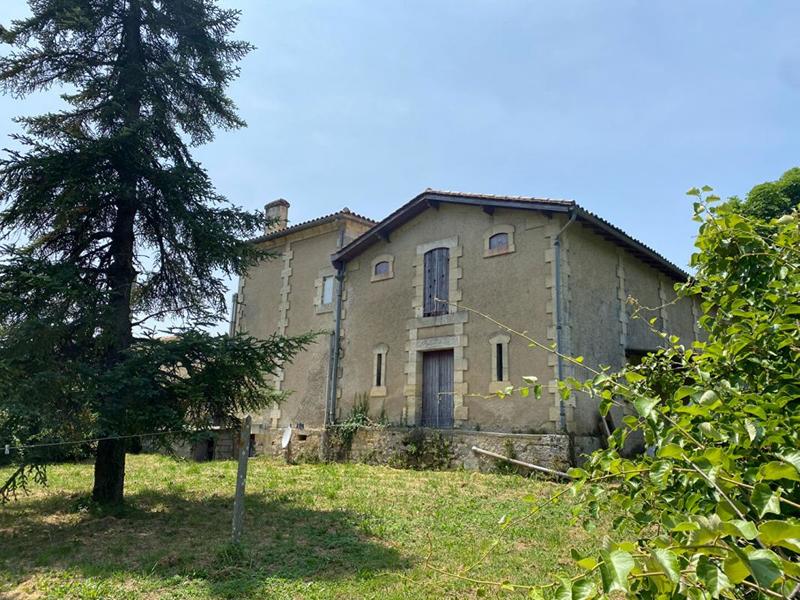 Demeure - 155 m² - 6 pièces