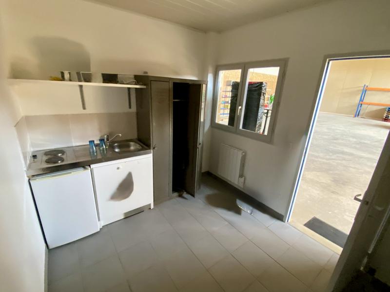 Local d'activités - 375 m²