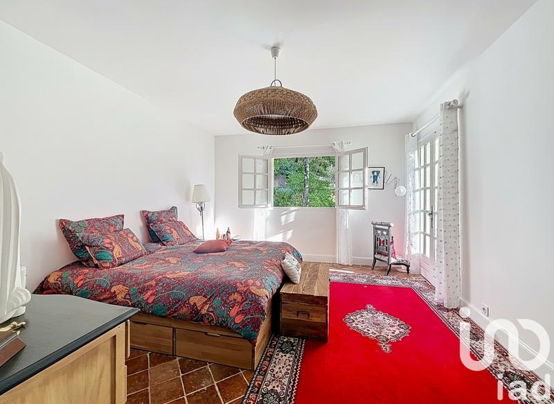 Maison - 270 m² - 6 pièces