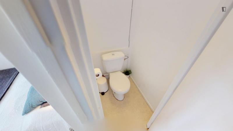 Chambre - 9 m² - 5 pièces