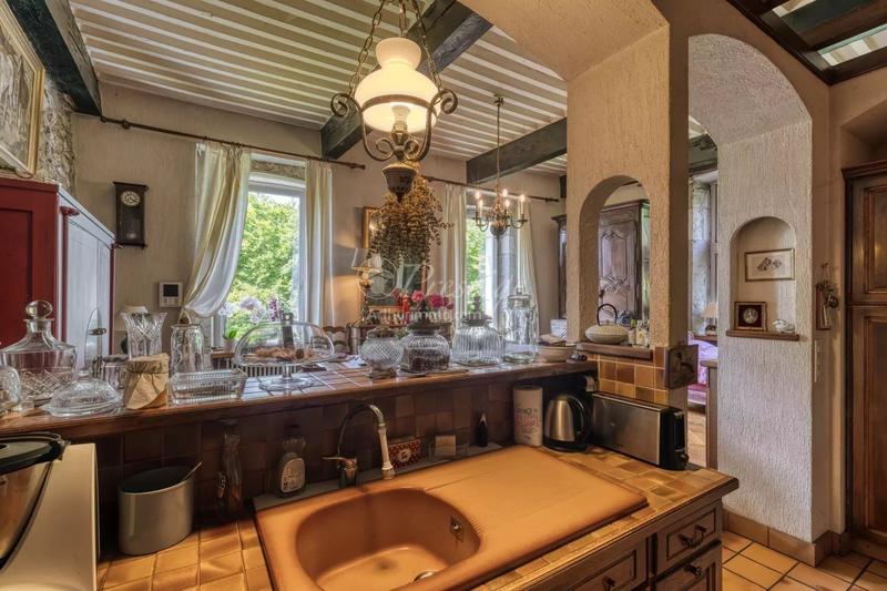 Maison - 500 m² - 10 pièces