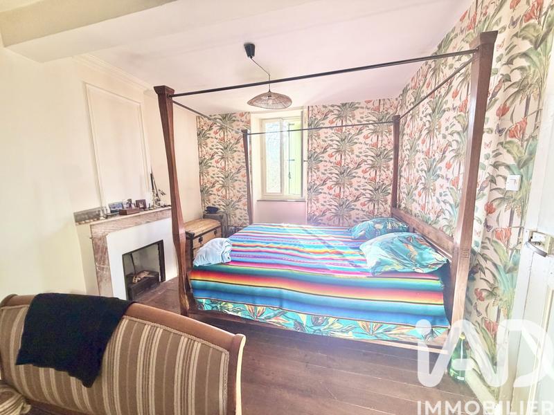 Maison - 222 m² - 10 pièces