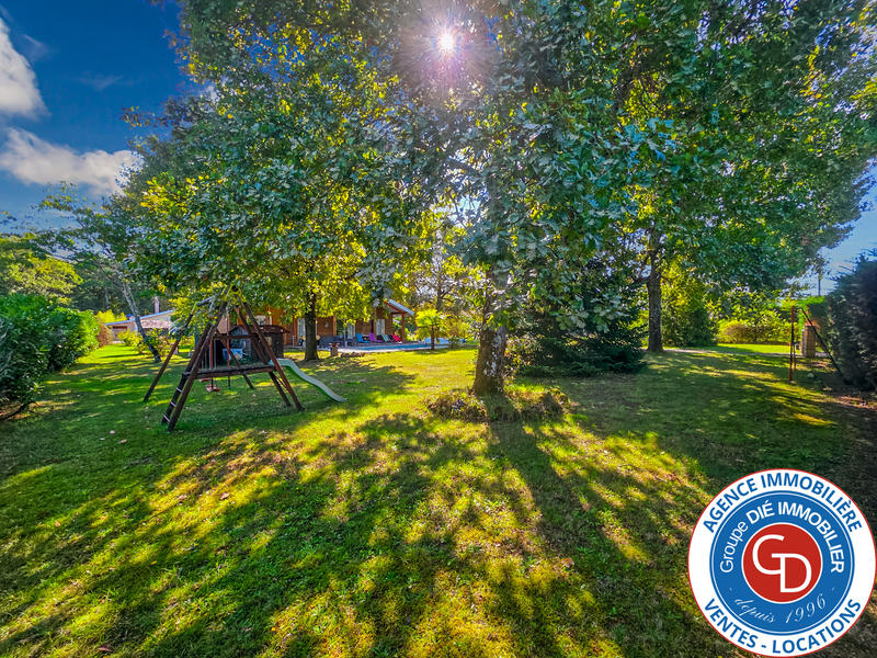 Maison - 184 m² - 8 pièces