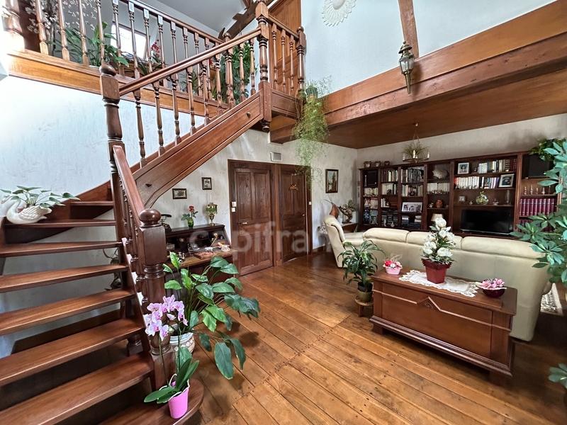 Maison - 151 m² - 6 pièces