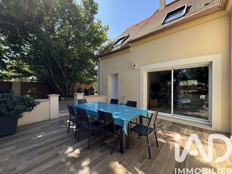 Maison - 255 m² - 10 pièces