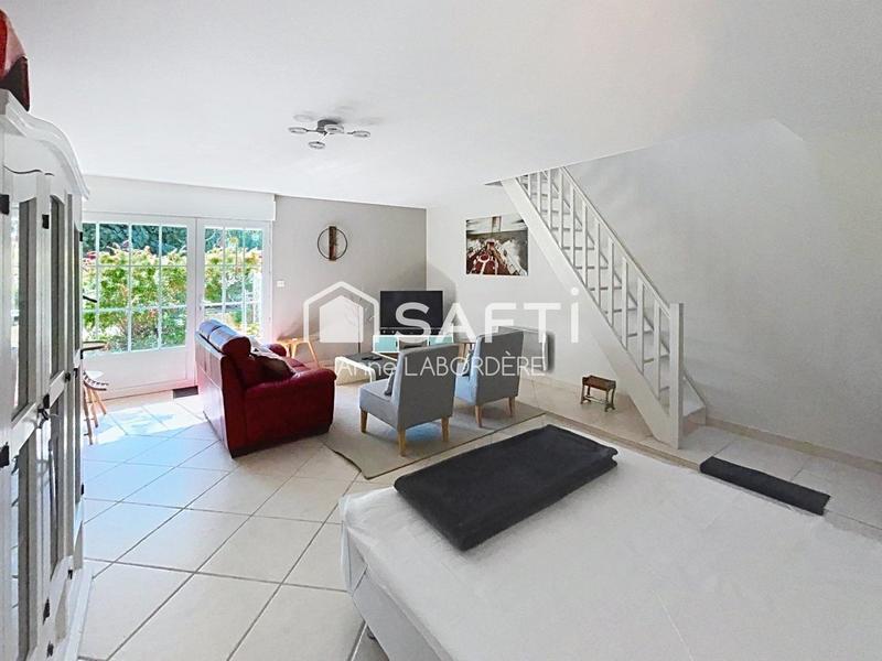 Maison - 208 m² - 8 pièces