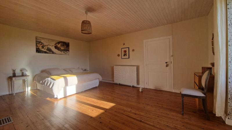 Maison - 204 m² - 7 pièces