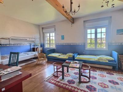 Maison - 240 m² - 10 pièces