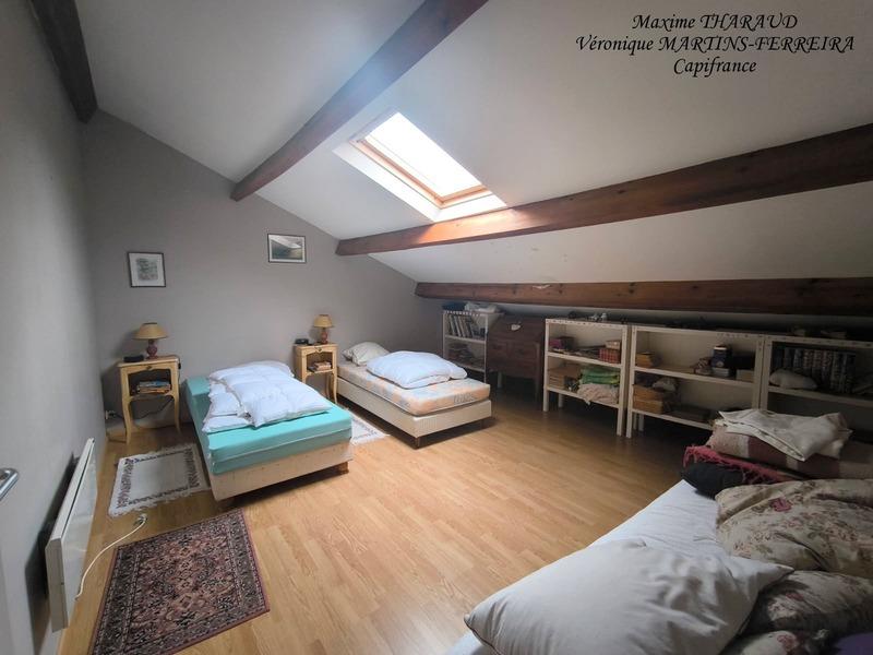 Propriété - 214 m² - 7 pièces