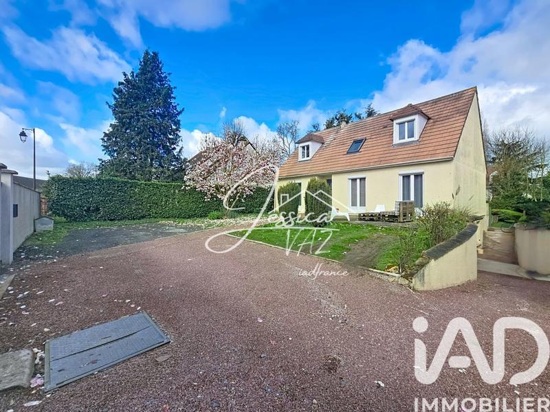 Maison - 126 m² - 8 pièces