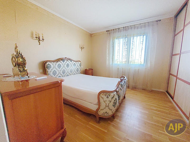 Appartement - 76 m² - 4 pièces