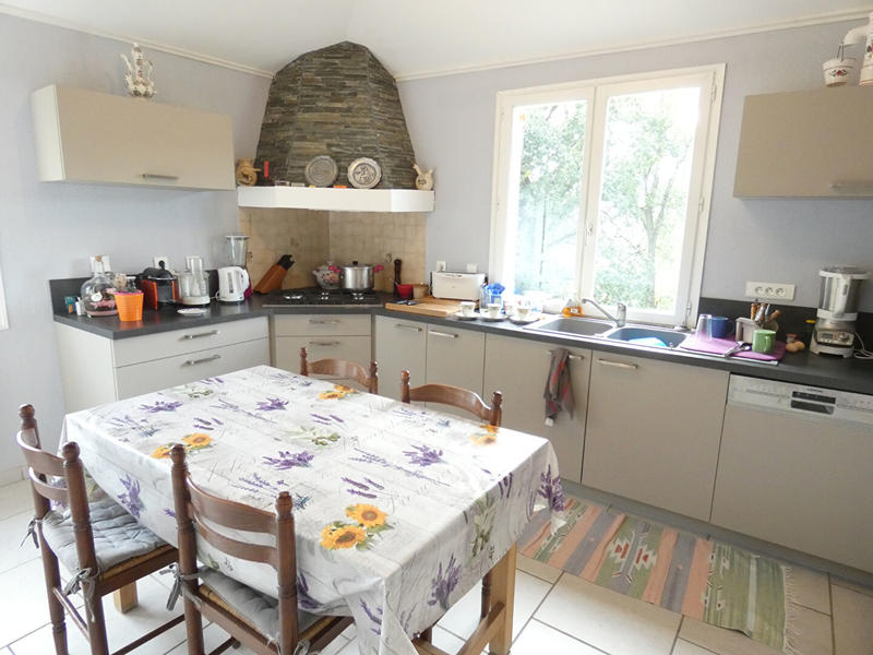 Maison - 220 m² - 9 pièces