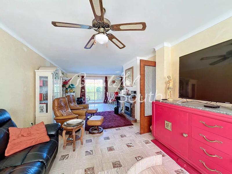 Maison - 278 m² - 8 pièces