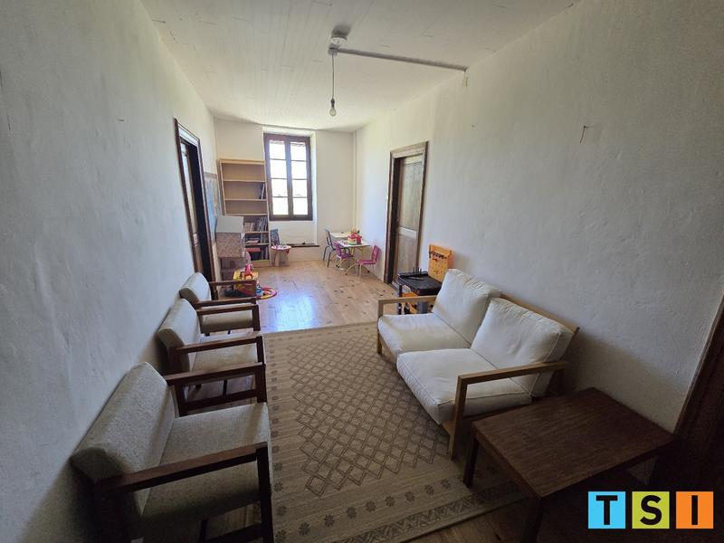 Maison - 230 m² - 7 pièces