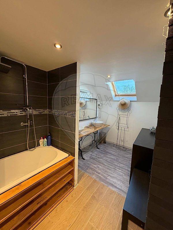 Maison - 191 m² - 6 pièces