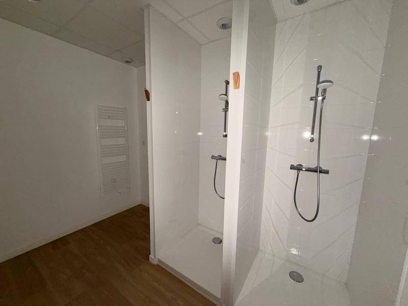 Local commercial - 451 m² - 8 pièces